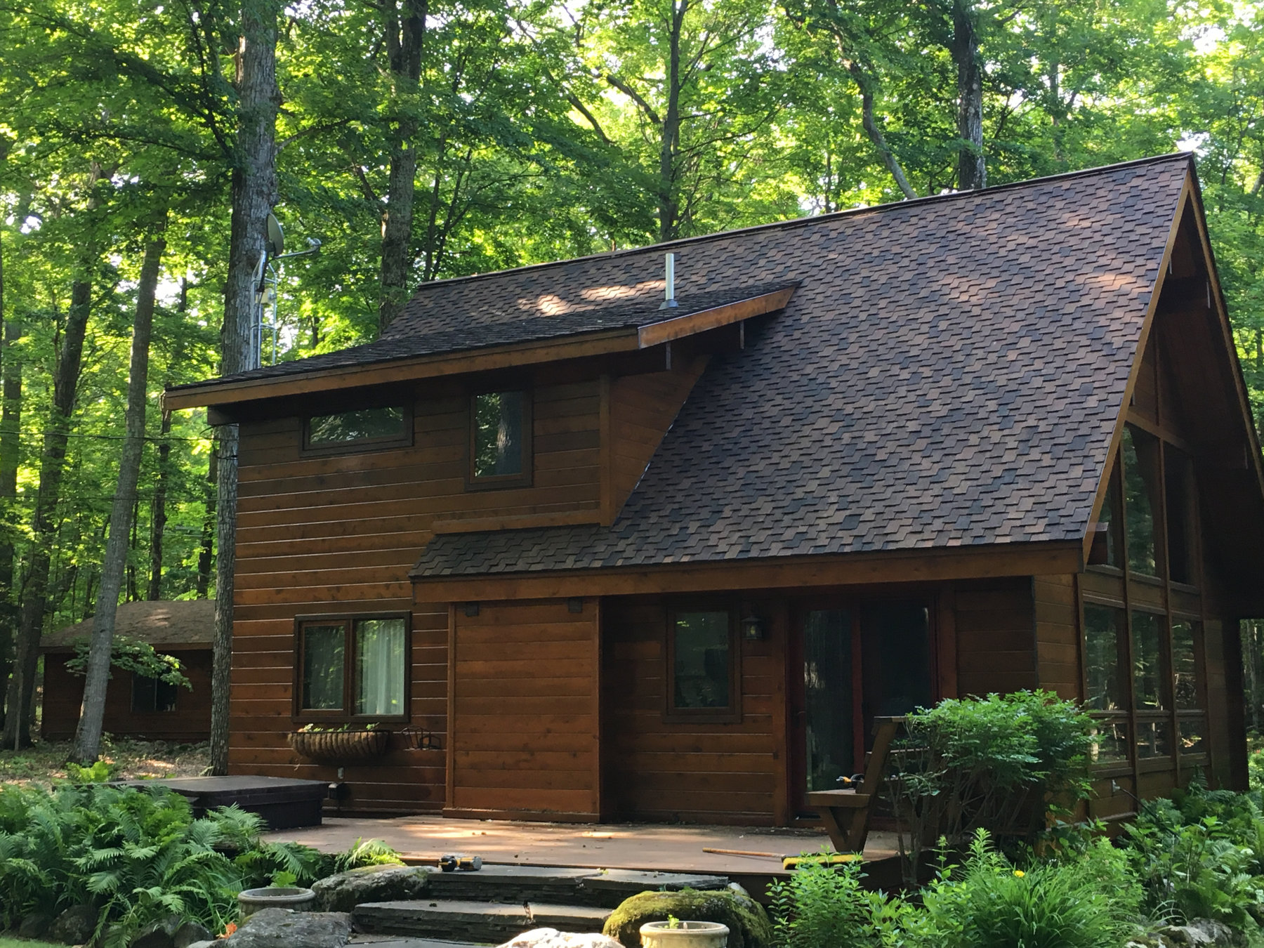 Asphalt shingle roofing