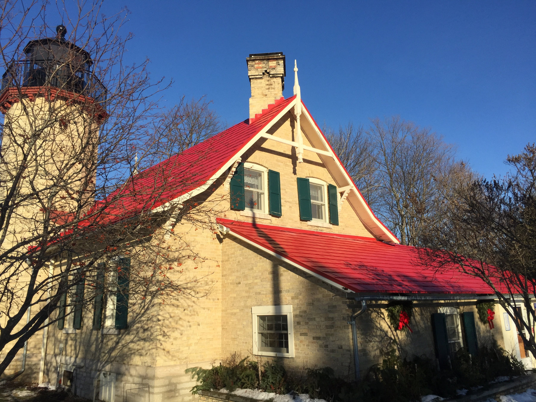 Metal shingle roofing