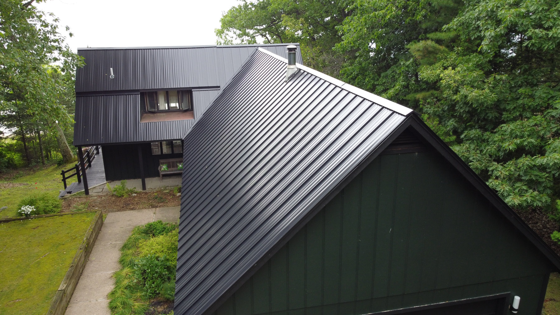 Standing seam metal roofing